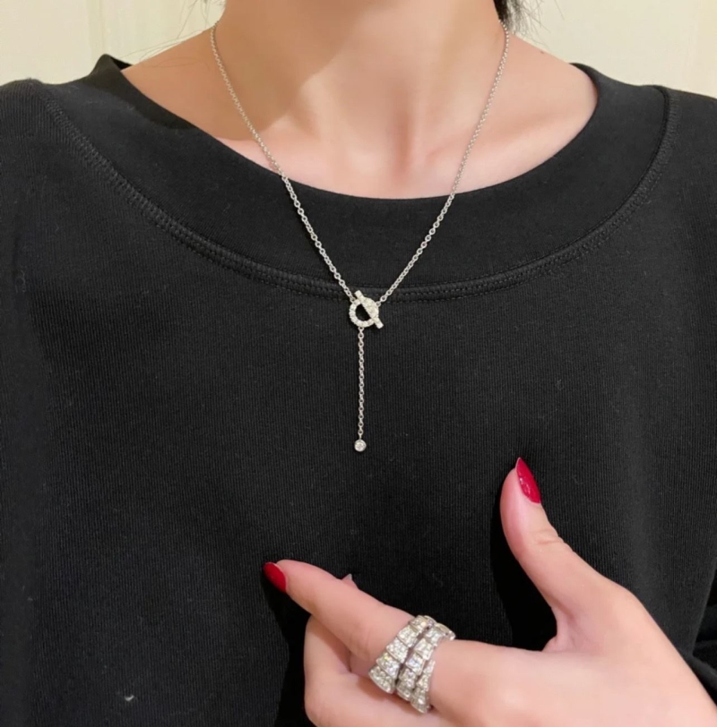 H**me5 necklaces